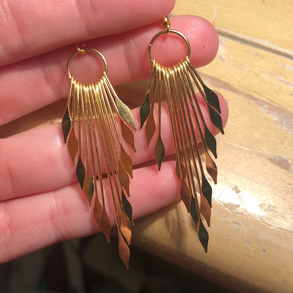 Gold Paddle Pin Earnings